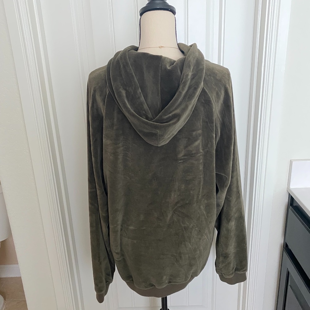 Men’s Nautica Hoodie - Picture 2 of 3